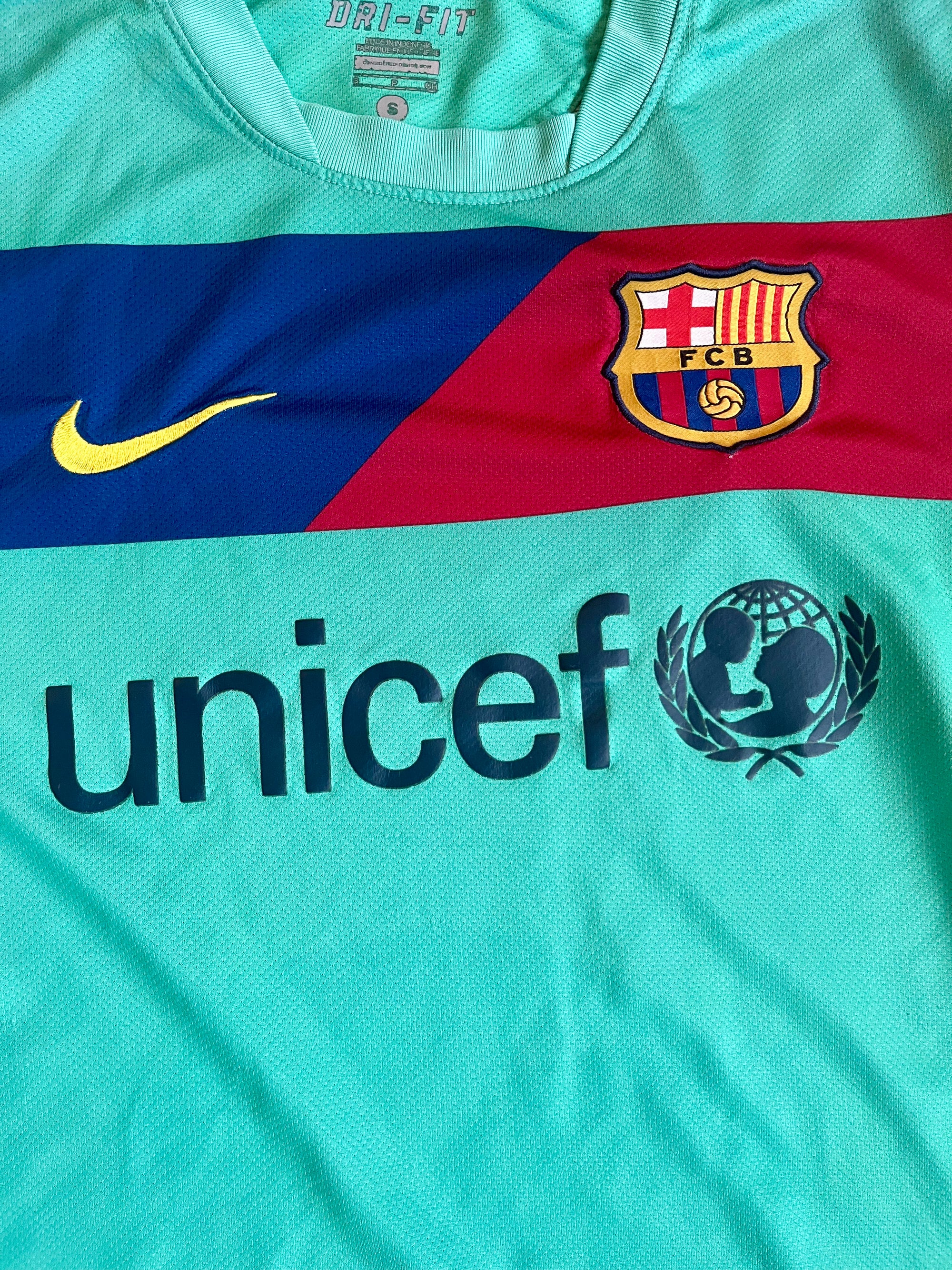Barcelona 2010/11 Vintage Third Kit - Size Small-Olive & York