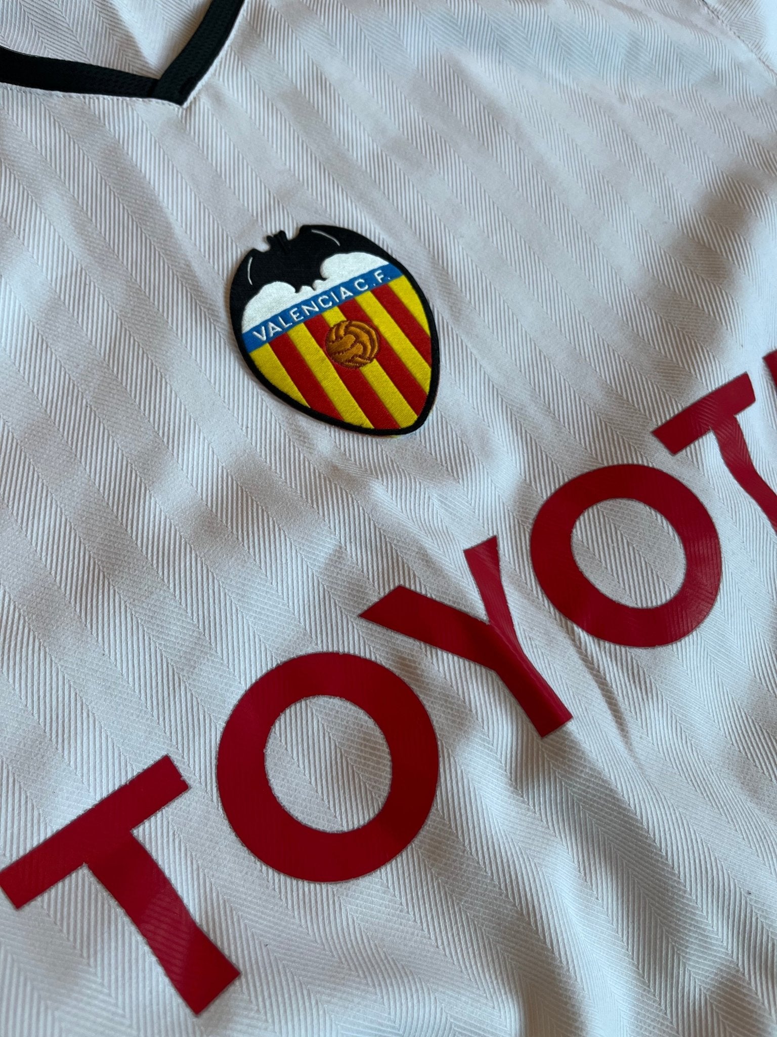 Valencia 2005/06 Vintage Soccer Jersey - Size Medium-Olive & York